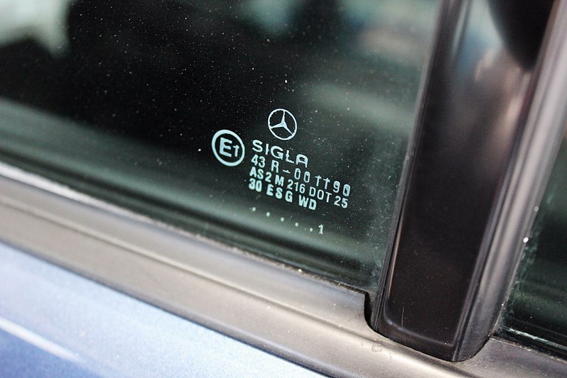 Mercedes-Benz W124 500E
